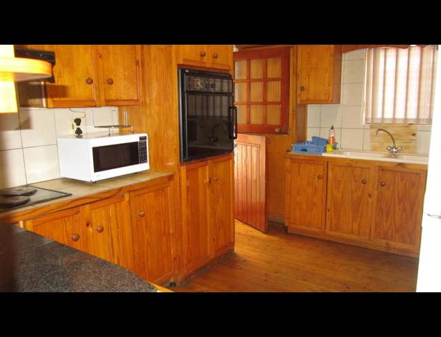 5 BEDROOM HOUSE FOR SALE IN BOSTON